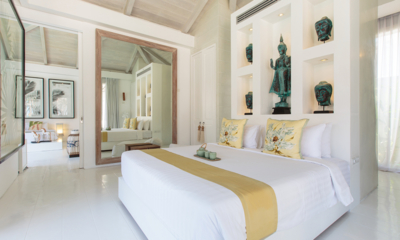 Mia Beach Bedroom with Show Pieces and Mirror | Chaweng, Koh Samui
