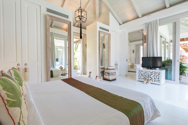 Mia Beach Bedroom with TV | Chaweng, Koh Samui