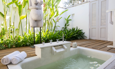 Mia Beach Spacious Bathroom | Chaweng, Koh Samui