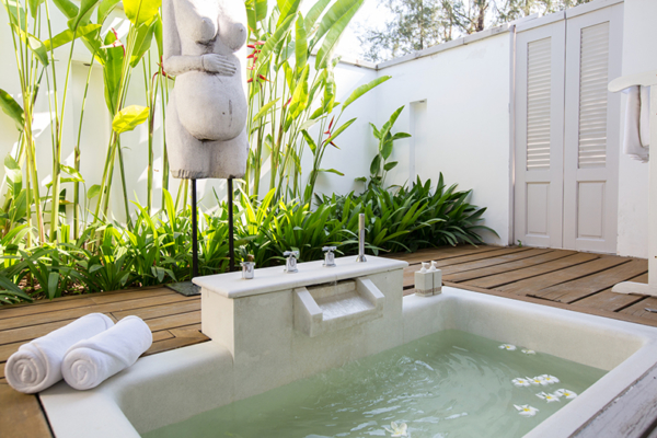 Mia Beach Spacious Bathroom | Chaweng, Koh Samui