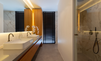 Villa Amylia His and Hers Bathroom with Flowers | Chaweng, Koh Samui