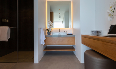 Villa Amylia Bathroom with Mirror | Chaweng, Koh Samui