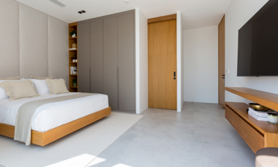 Villa Amylia Bedroom with Wardrobe and TV | Chaweng, Koh Samui