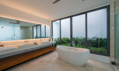 Maya Anda Villa En-Suite His and Hers Bathroom | Surin, Phuket