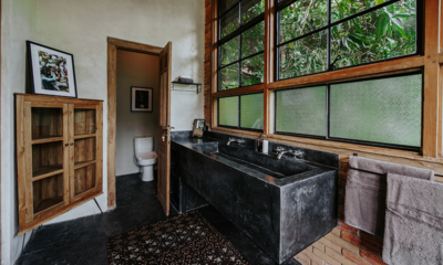 Bedulu Cliffside His and Hers Bathroom | Ubud, Bali
