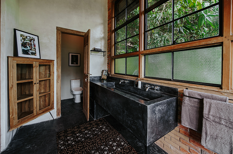 Bedulu Cliff Estate Woodside Room 5 Bathroom with View | Ubud, Bali Bedulu Cliff Estate Woodside Room 5 Bathroom with View | Ubud, Bali