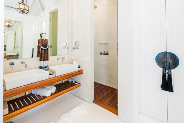 Mia Ocean Bathroom | Chaweng, Koh Samui