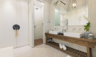Mia Palm His and Hers Bathroom with Mirror | Chaweng, Koh Samui