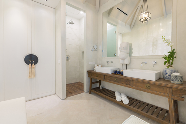 Mia Palm His and Hers Bathroom with Mirror | Chaweng, Koh Samui