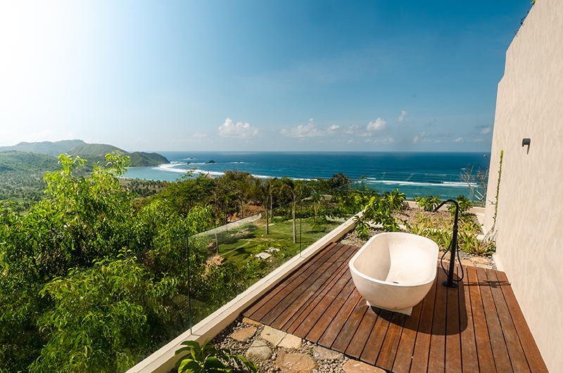 Villa Solah Open Plan Bathtub | Selong Belanak, Lombok