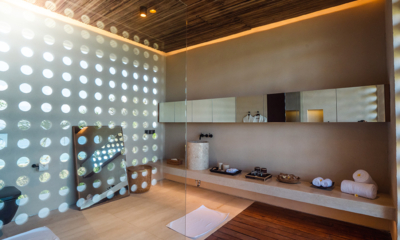 Villa Solah Bathroom with Mirror | Selong Belanak, Lombok