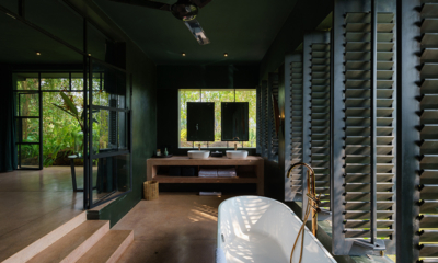 Villa Mine En-Suite His and Hers Bathroom with Bathtub | Talpe, Sri Lanka