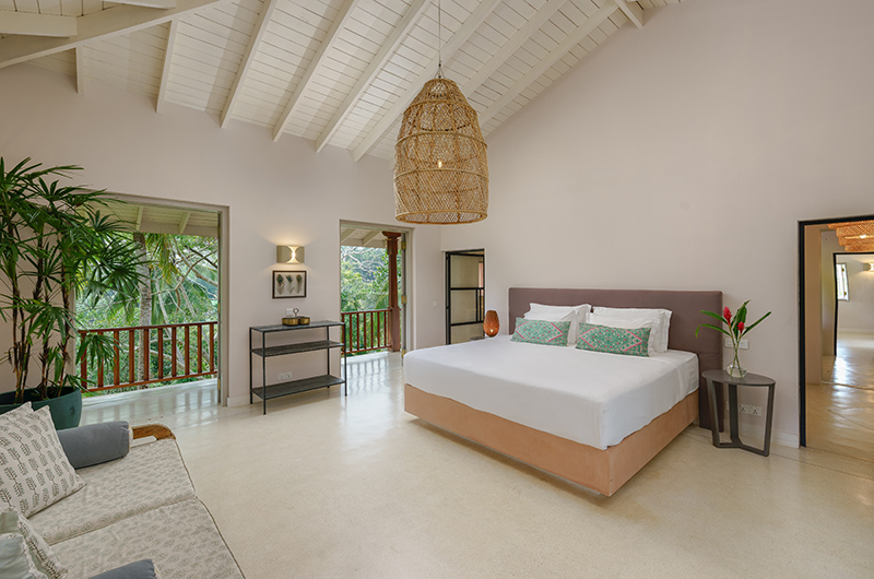 Villa Mine Spacious Bedroom and Balcony | Talpe, Sri Lanka