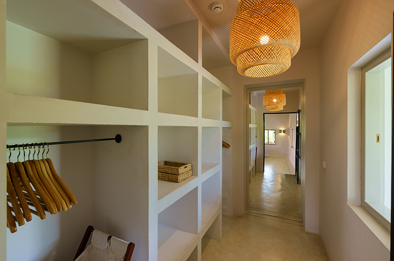 Villa Mine Walk-In Wardrobe | Talpe, Sri Lanka