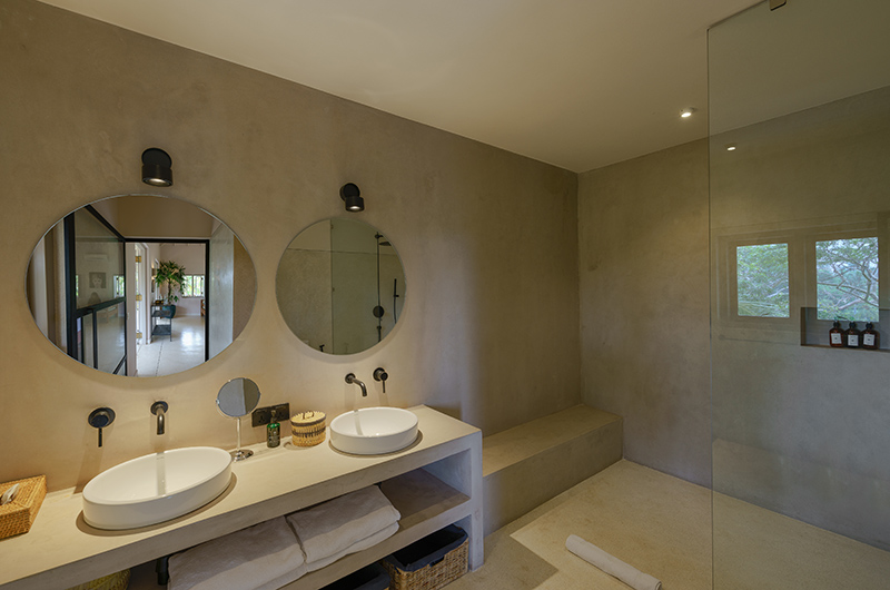 Villa Mine His and Hers Bathroom | Talpe, Sri Lanka