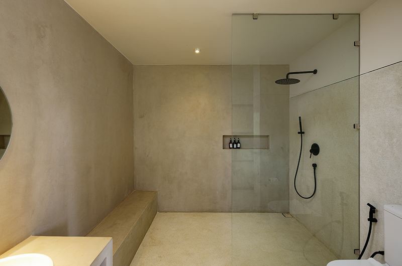 Villa Mine His and Hers Bathroom with Shower | Talpe, Sri Lanka