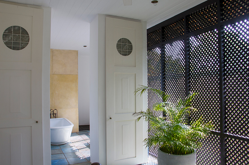 Armitage Hill Bathroom Five with Bathtub | Galle, Sri Lanka