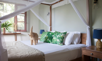 Kumbura Villa Bedroom One with Side Lamps | Galle, Sri Lanka