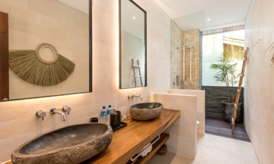 Sundance Villa Bathroom One | Kerobokan, Bali