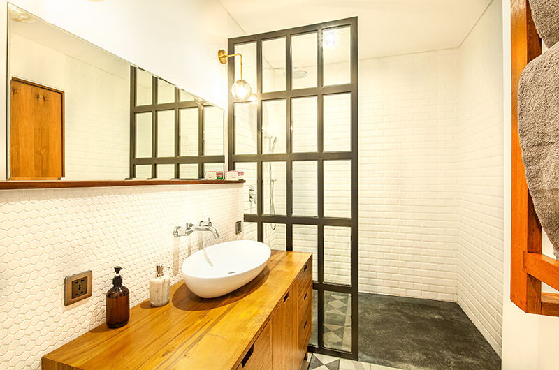 Villa Boddisatva Bathroom One with Lights | Pererenan, Bali