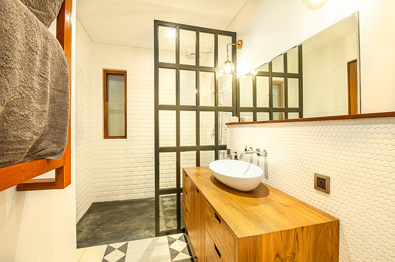 Bali Villaboddisatva 28Villa Boddisatva Bathroom Two with Mirror | Pererenan, Bali