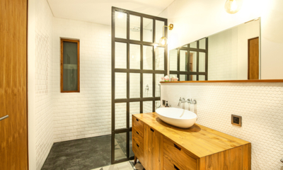 Villa Boddisatva Bathroom Four with Mirror | Pererenan, Bali