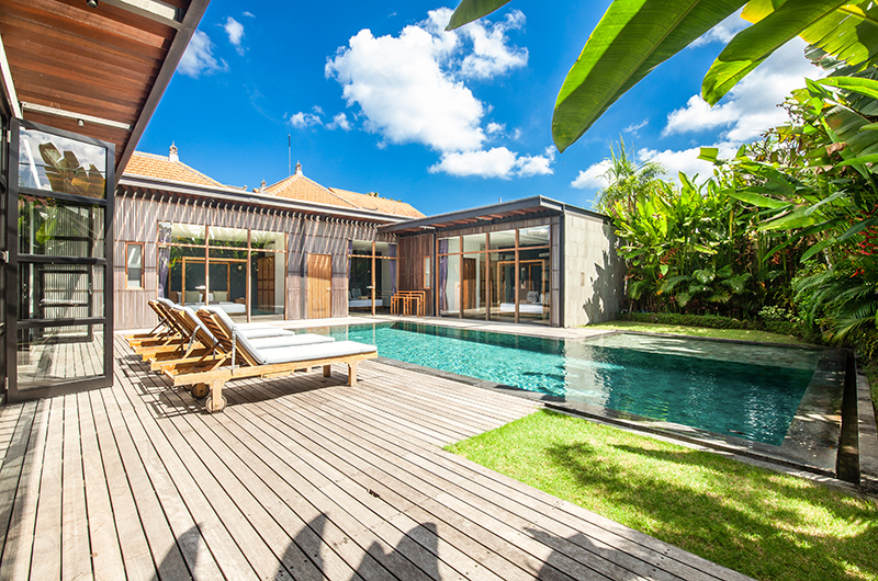 Villa Boddisatva Pool Side Reclining Sun Loungers | Pererenan, Bali