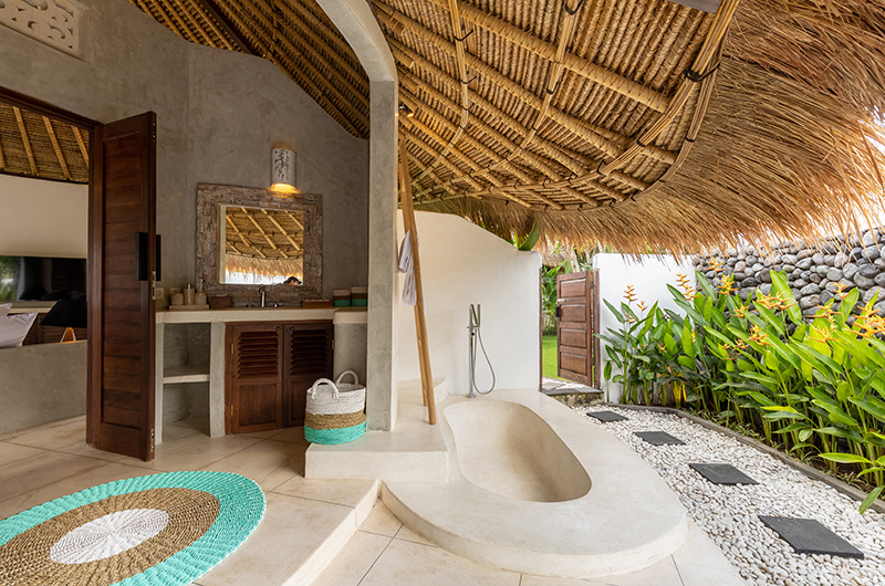 Villa Naya En-Suite Bathroom with Bathtub | Canggu, Bali