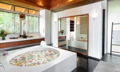 Villa Chelay Master Bathroom with Bathtub and Mirror | Kamala, Phuket