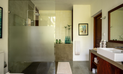 Tranquil Waters Bathroom One with Shower | Negombo, Sri Lanka