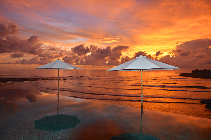 Villa Bahagia Pool with Sea View at Night | Nusa Lembongan, Bali