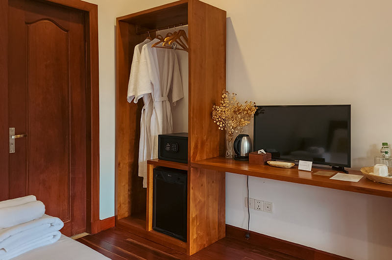 Villa Leakhena Bedroom with TV | Siem Reap, Cambodia