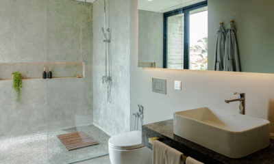 Villa Alba Bathroom Two with Shower | Koggala, Sri Lanka