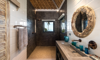 Villa Pantai Kubu Bathroom Two | Tulamben, Bali