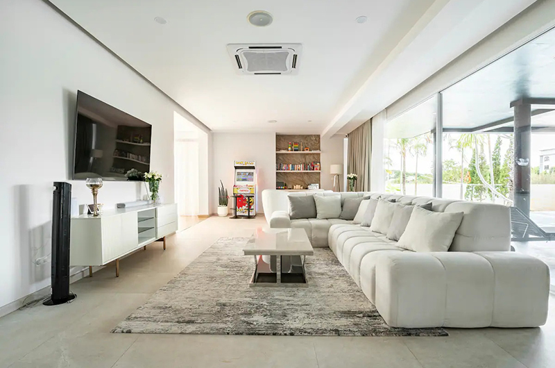 Palm Villa Lounge Room with TV | Chiang Mai, Thailand