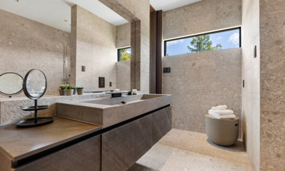 Rusutsu Chalets Sirius Chalet 2 Bathroom | Rusutsu, Japan