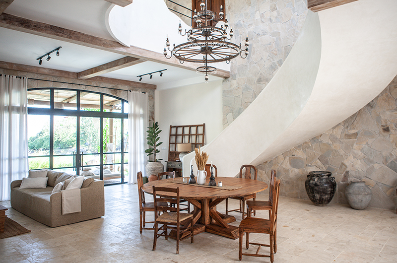 Villa Kajano Indoor Dining Area | Pererenan, Bali