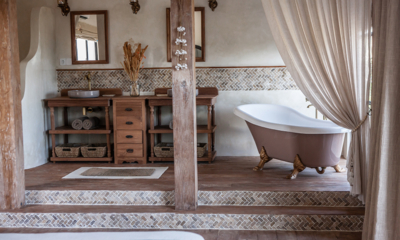 Villa Kajano Bathroom One with Bathtub | Pererenan, Bali