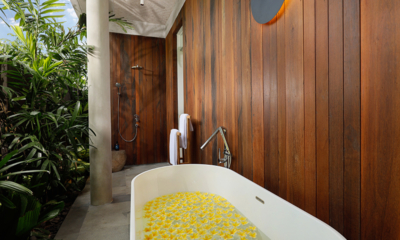 Villa Uma Santai Master Bathroom with Romantic Bathtub Set Up | Canggu, Bali