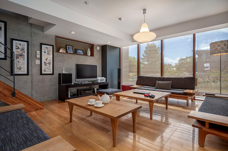 Asobidokoro Indoor Living Area with TV | Hirafu, Niseko