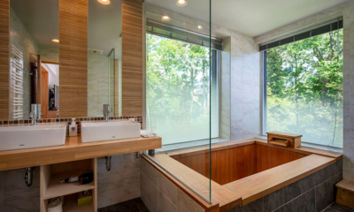 Asobidokoro Bathroom with Bathtub | Hirafu, Niseko