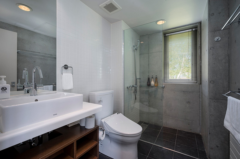 Asobidokoro Bathroom with Shower | Hirafu, Niseko