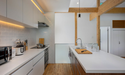 Homerunner Kitchen with Wooden Floor | Hirafu, Niseko