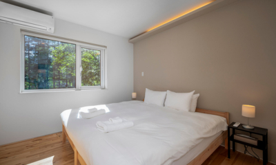 Homerunner Bedroom with Side Lamps | Hirafu, Niseko