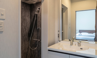 Blue Heron Bathroom One with Mirror and Shower | Rusutsu, Hokkaido