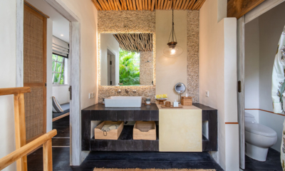 Katoni Villa Bathroom Two | Nusa Lembongan, Bali