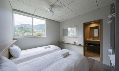 Echo Rocks Bedroom with Twin Beds and Bathroom | Hakuba, Nagano