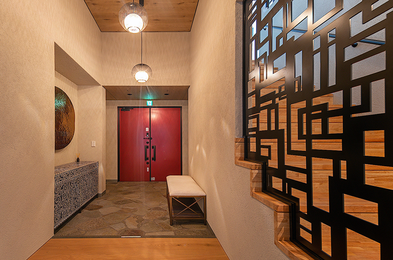 The Moo Entrance with Seating Area | Hakuba, Nagano