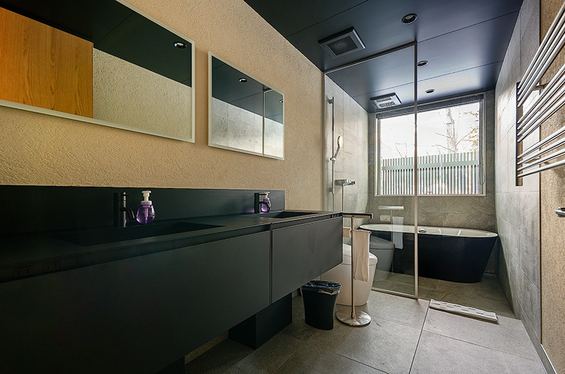 The Moo His and Hers Bathroom | Hakuba, Nagano
