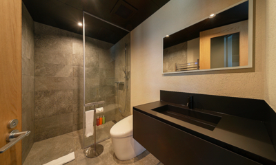 The Moo Bathroom with Shower | Hakuba, Nagano